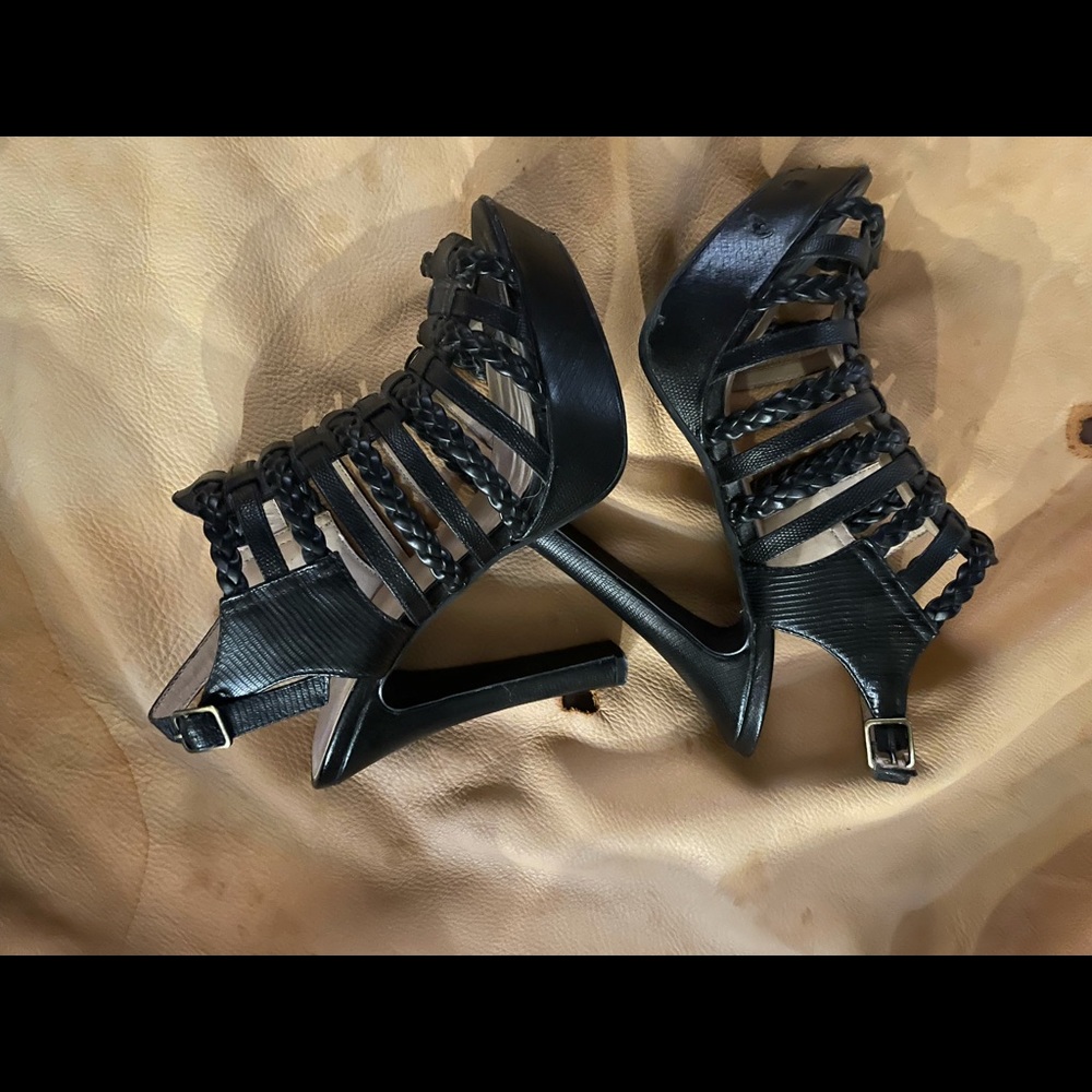 Size 7 Cage sandals